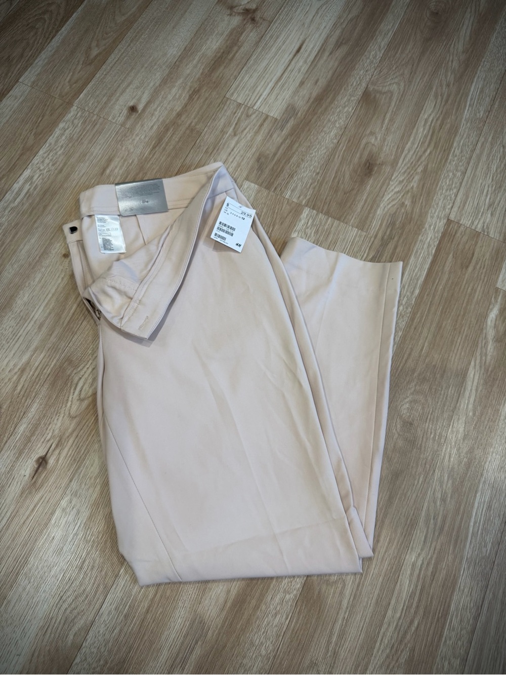 H&M Women's relaxed fit slacks - light tan